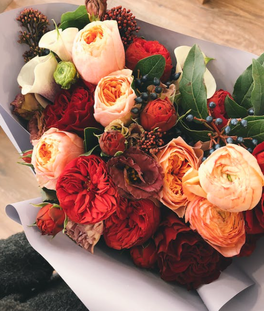 Let Love Blossom with Anniversary Flower Gifts